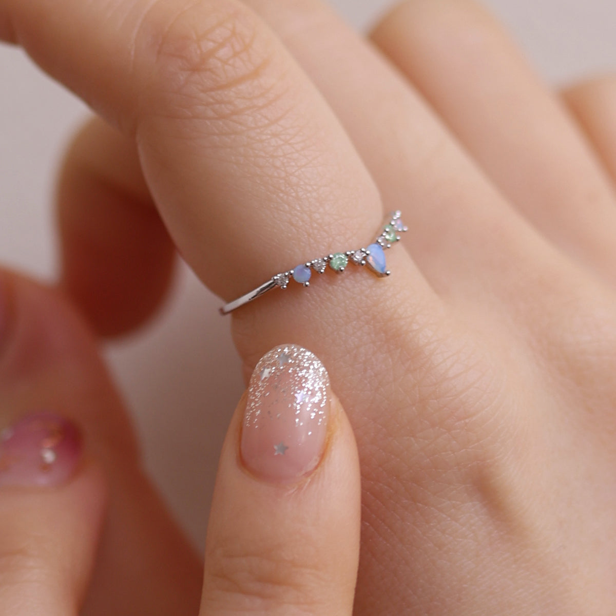 V-Curve Gemstone Ring-3